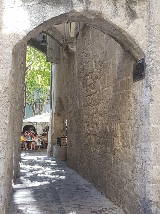 Appartement Dans Hotel De Flaux Uzès Kültér fotó
